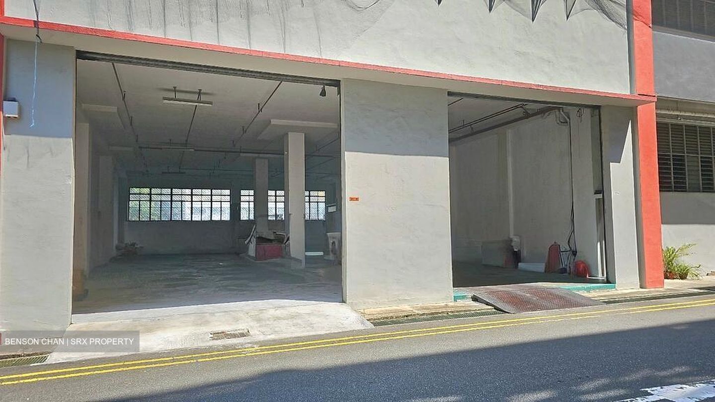 Trivex (D13), Warehouse #498874811